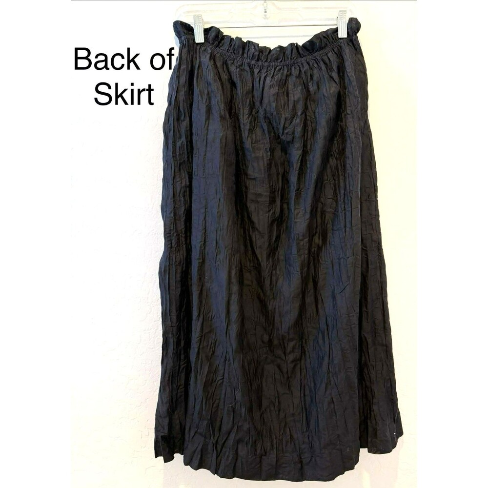 J.Crew MEDIUM Black Crinkle Midi Skirt Casual or Career Minimalist Elastic Waist - Picture 4 of 6